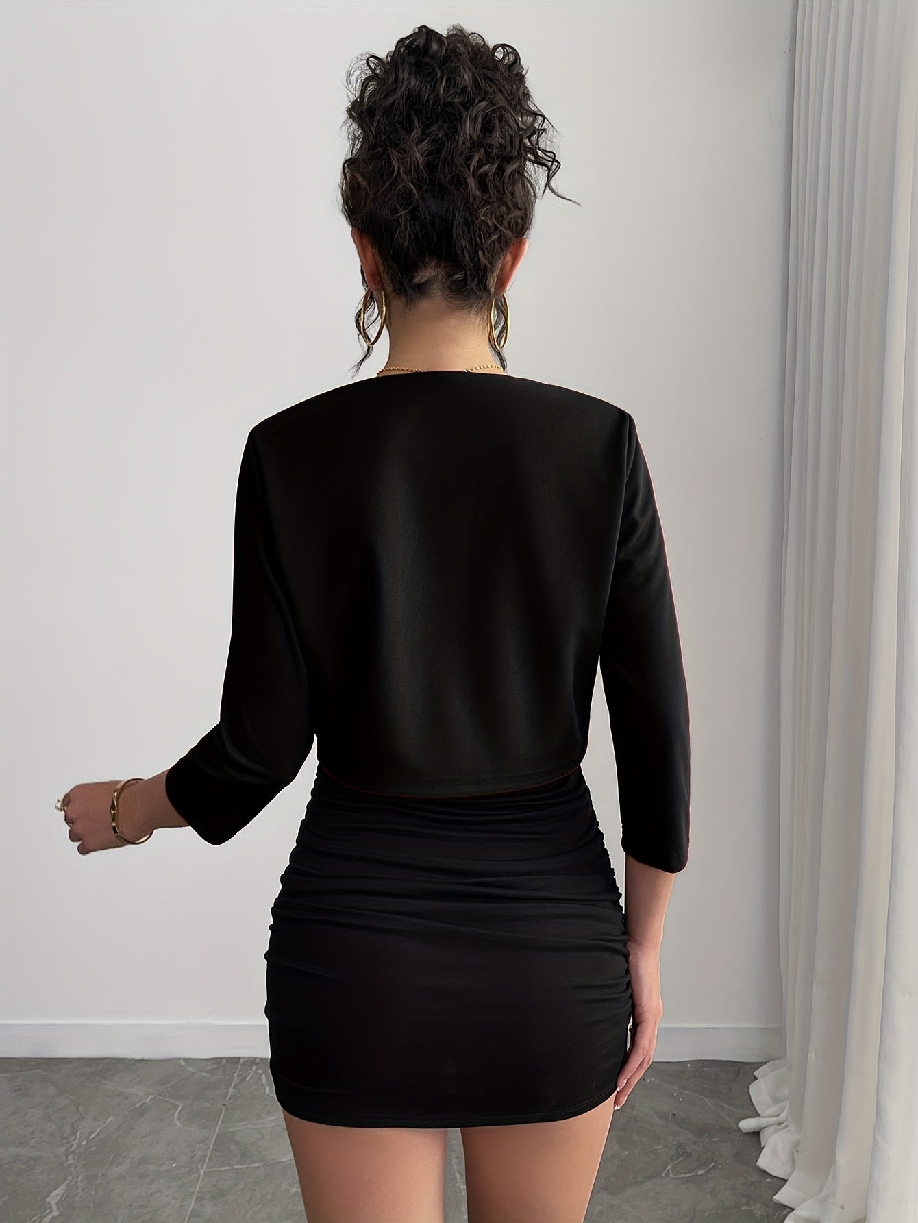 Elegant Women'S Short Sleeve Blazer - Chic Solid Color, Buttonless Placket, Three Quarter Length Sleeve, No Belt, Versatile for All Seasons, Short Blaze